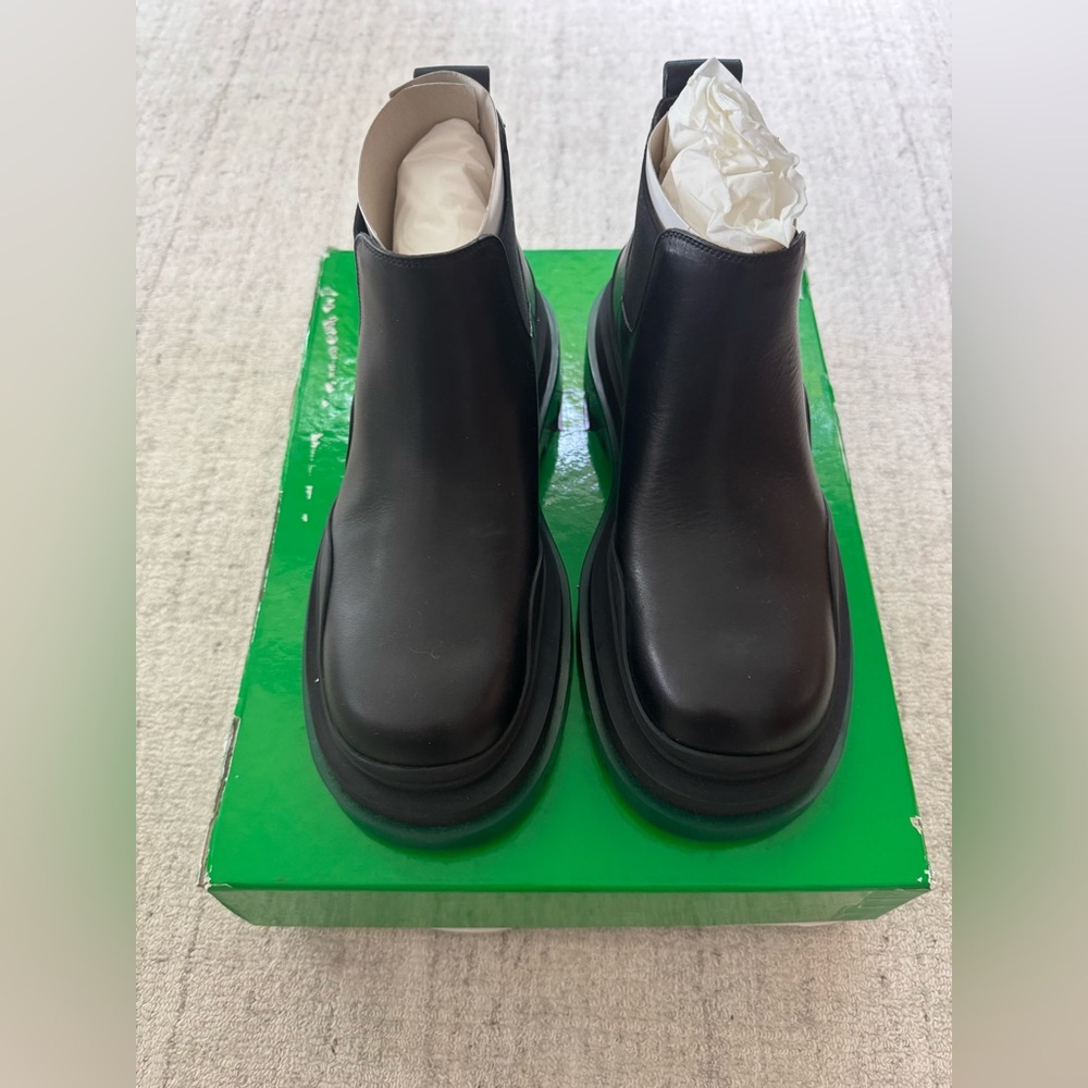NWT Bottega Veneta Black Leather Boots